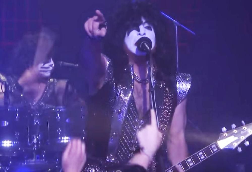 KISS: la band ha esordito con i nuovi costumi da Jimmy Fallon! Guarda il video di Love Gun