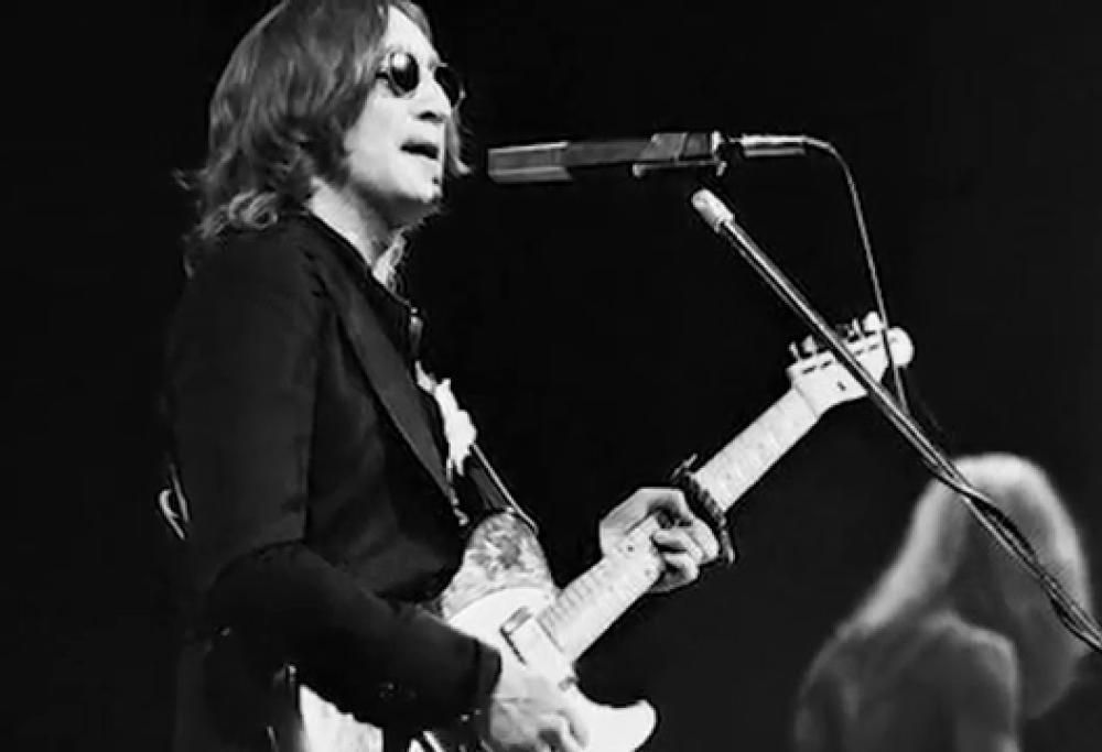 John Lennon & Elton John - Whatever Gets You Thru The Night (Live From Madison Square Garden, USA/1974)