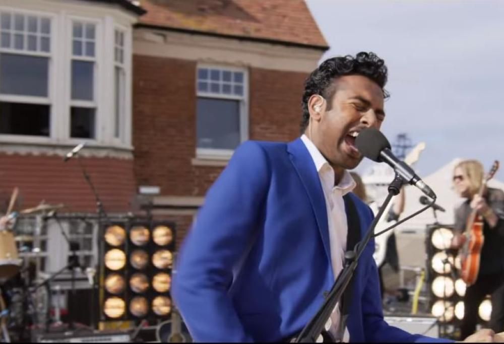 E se tutto il mondo (tranne uno) non avesse mai conosciuto i Beatles? Ecco cosa potrebbe accadere! Guarda il trailer del film Yesterday