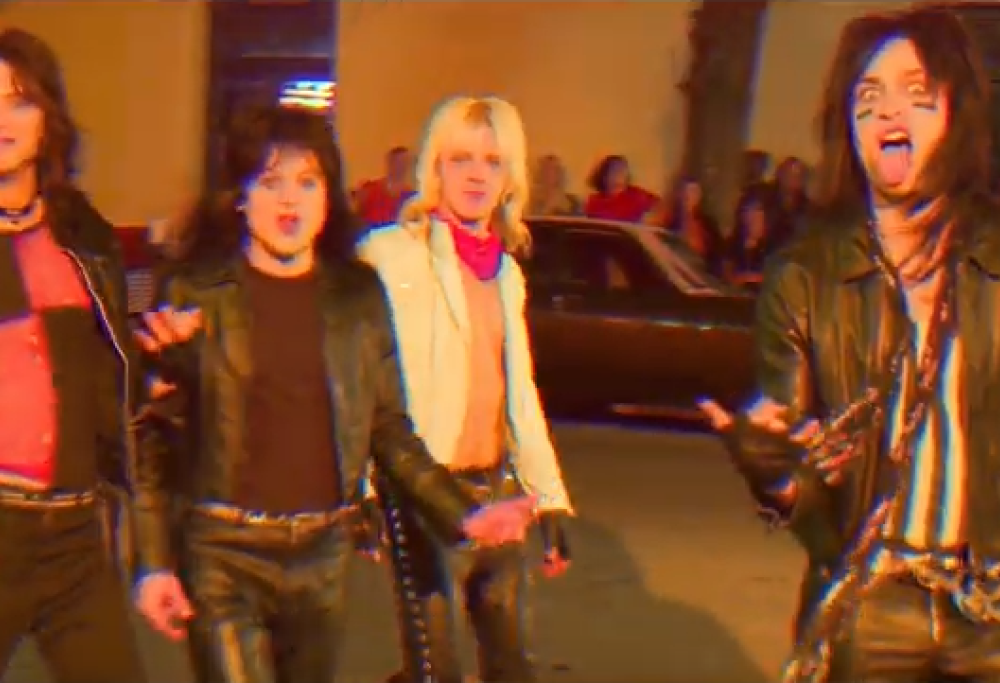 Mötley Crüe - The Dirt (Est. 1981) (feat. Machine Gun Kelly)