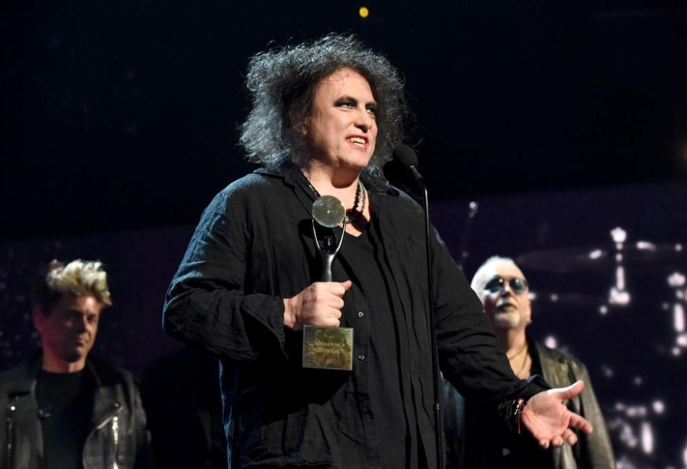 Rock and Roll Hall of Fame: guarda le foto della cerimonia con Cure, Def Leppard (presentati da Brian May)…