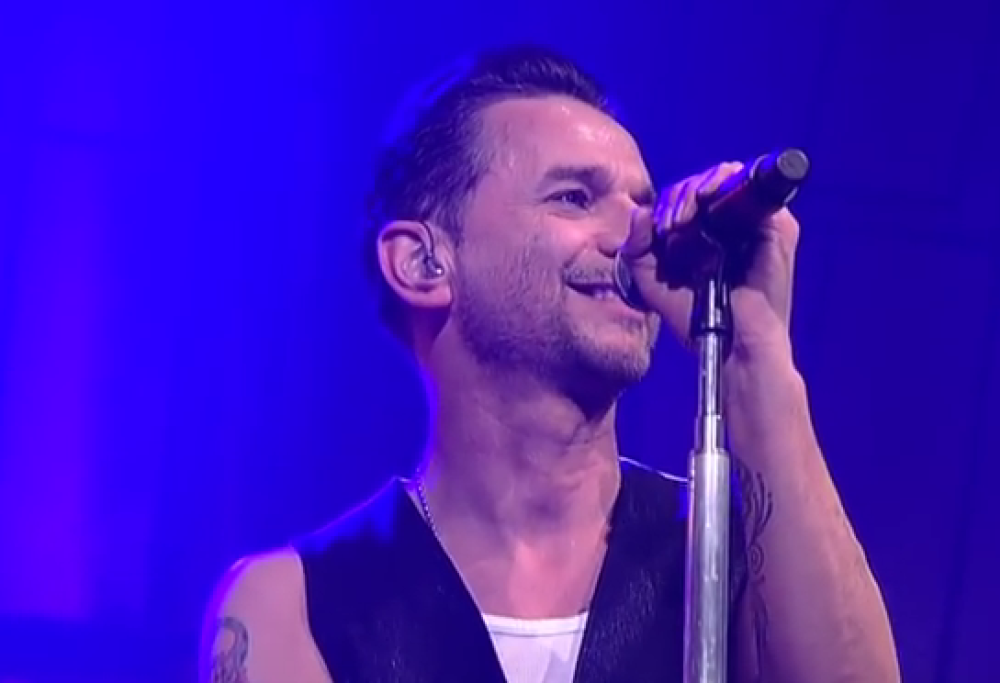 Depeche Mode - Walking In My Shoes (live)