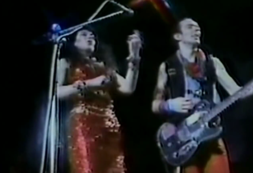The Clash - Police On My Back