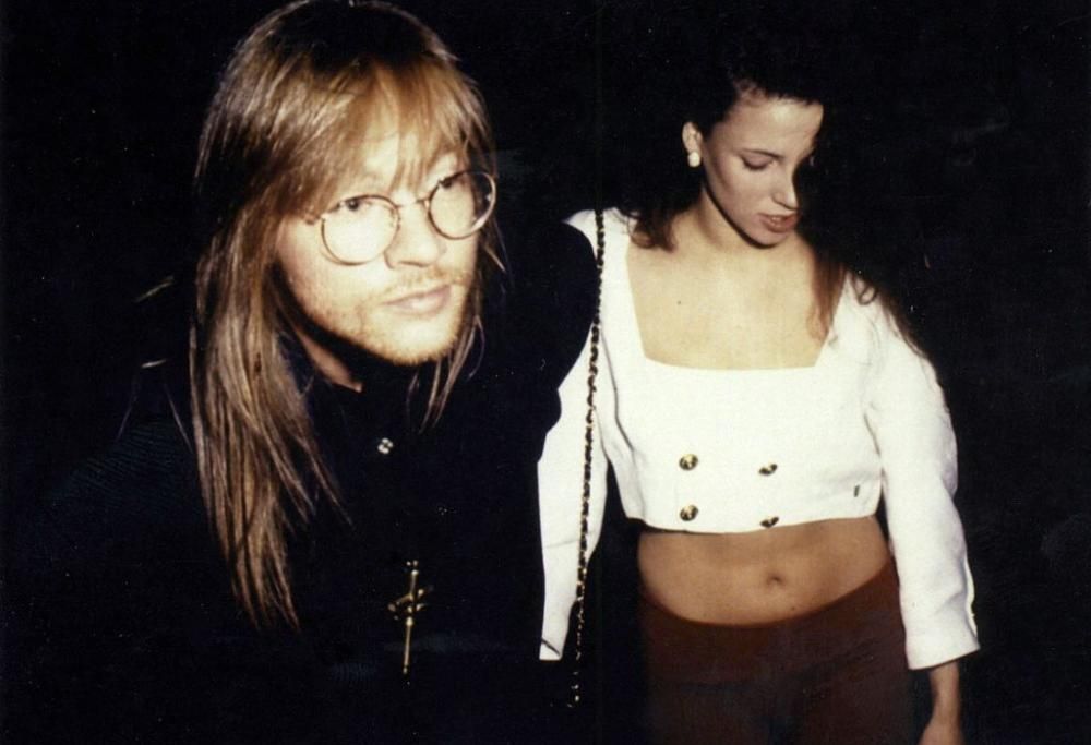 28 aprile 1990: Axl Rose sposa Erin Everly. Guarda le foto