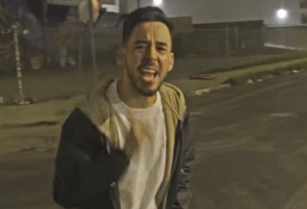 Linkin Park: Mike Shinoda ha pubblicato Running From My Shadow, il nuovo estratto dal suo primo album solista. Guarda il video
