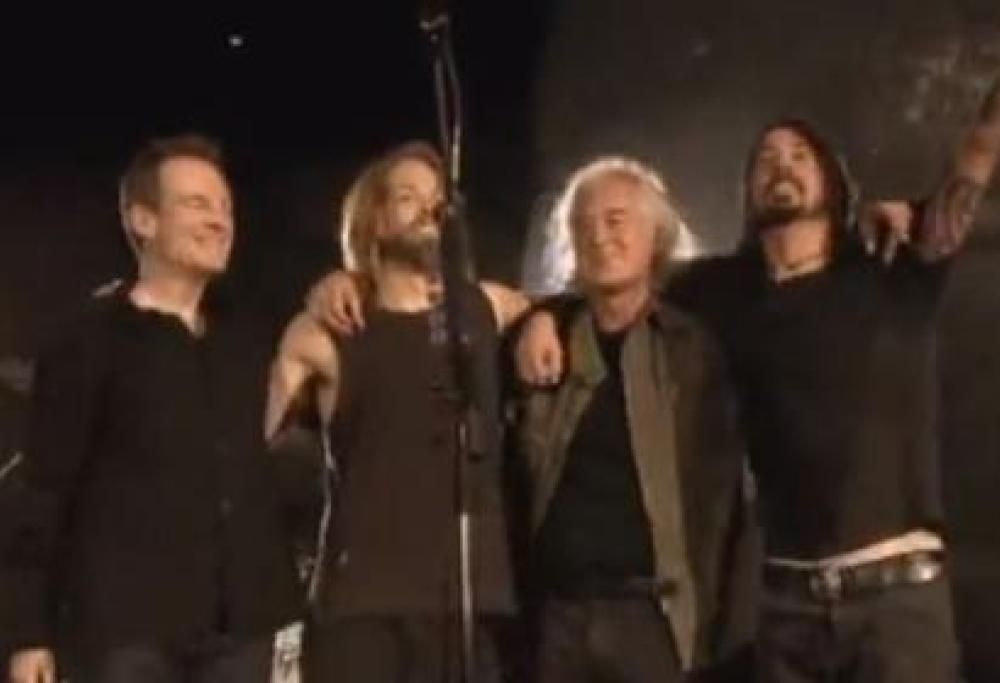 Foo Fighters ft. Jimmy Page & John Paul Jones - Rock N’ Roll (Live @ Wembley Stadium 2008)