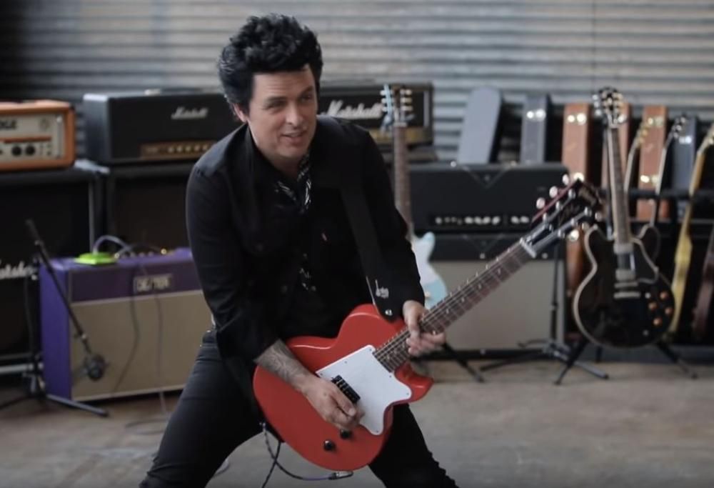 Gibson annuncia il nuovo modello Les Paul Junior firmato da Billie Joe Armstrong. Guarda la gallery