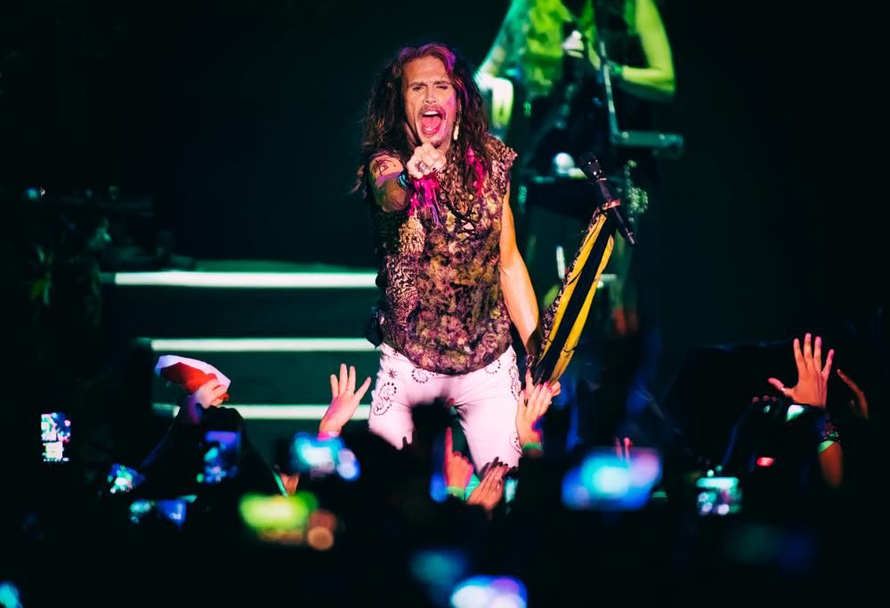 Steven Tyler: guarda le foto del concerto a Barolo