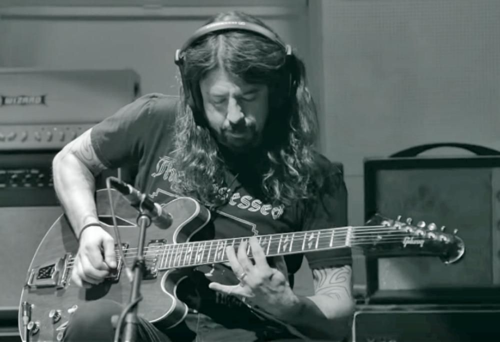 Dave Grohl: pubblicato il documentario Play, interamente suonato e diretto dal leader dei Foo Fighters. Guardalo qui