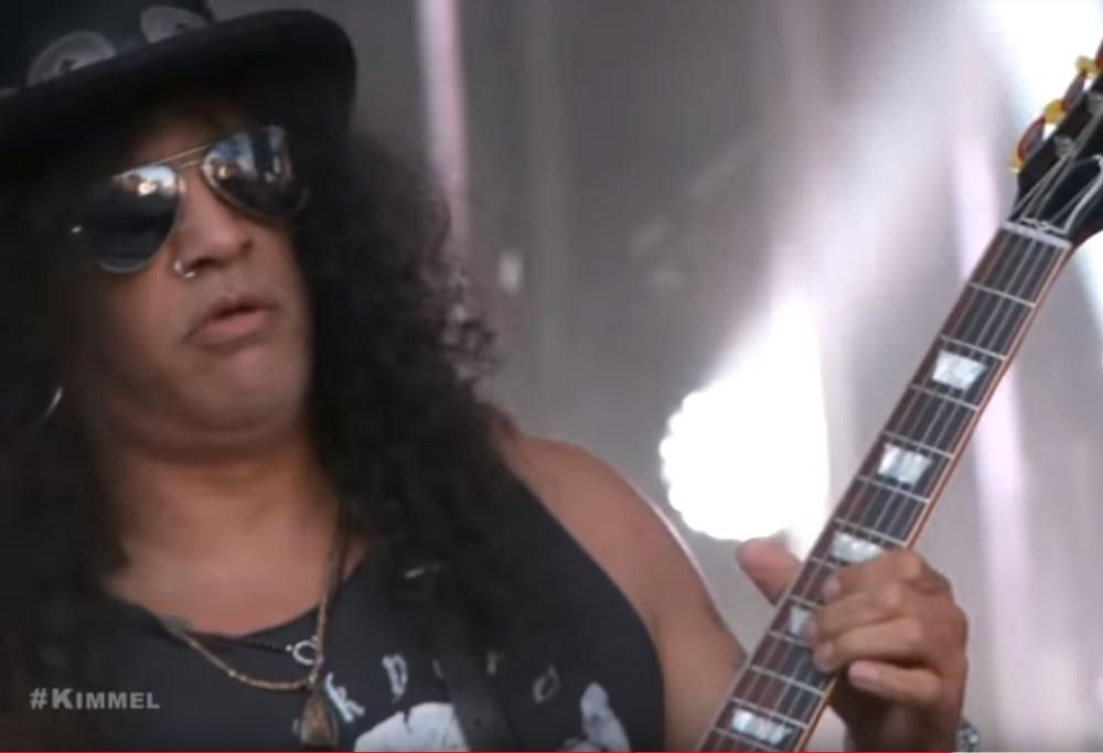 Slash: l'esibizione da Jimmy Kimmel con Myles Kennedy & The Conspirators! Guarda il video