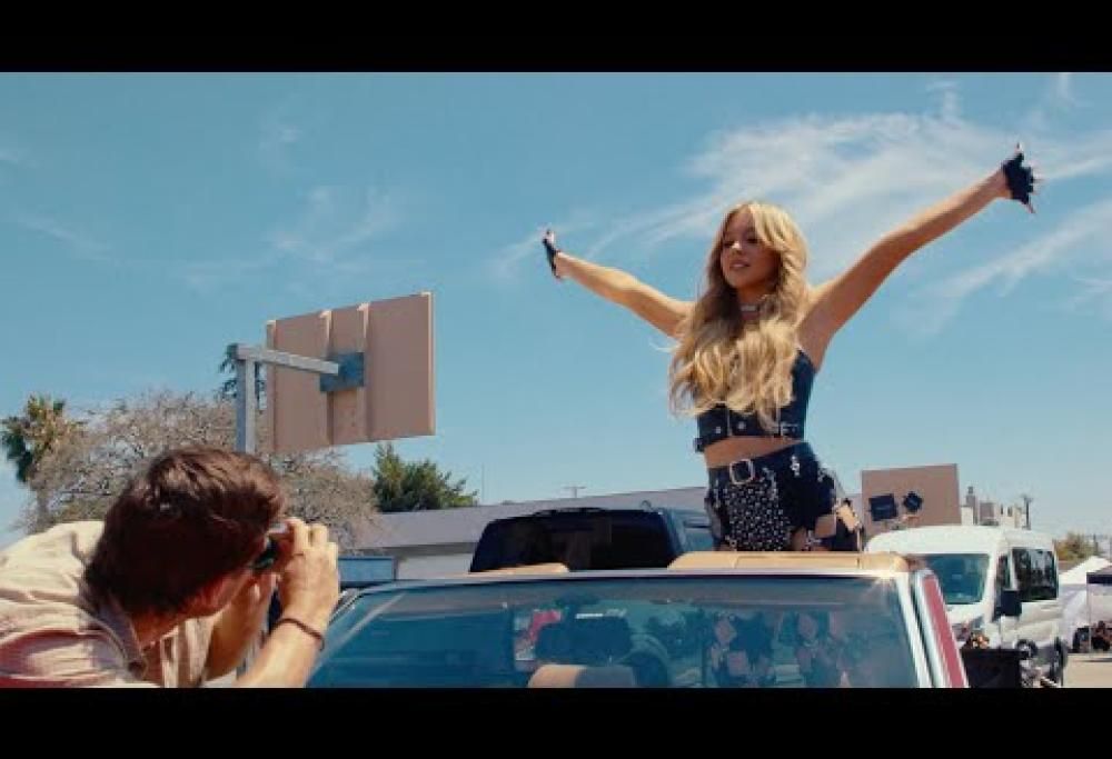 The Rolling Stones: il dietro le quinte del video di "Angry" (con protagonista Sydney Sweeney). Guardalo qui