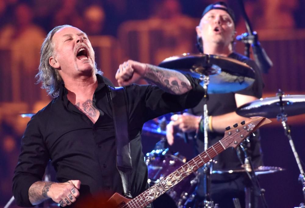 I Metallica annunciano l'uscita di S&M2! Guarda i video di "Nothing Else Matters" e "All Within My Hands"