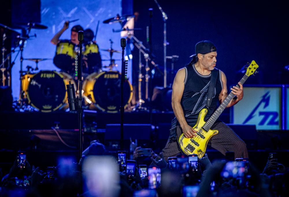 Metallica: Rob Trujillo e Kirk Hammett suonano "Acida" dei Prozac+ a Milano! Guarda il video