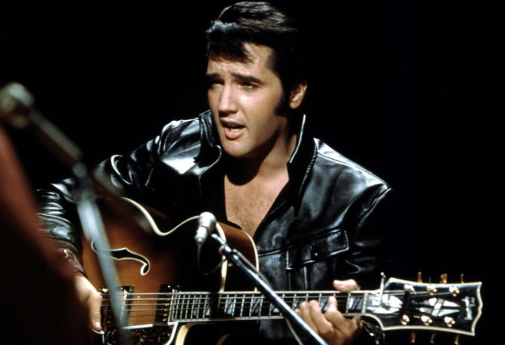 Elvis, in arrivo il documentario "Return of the King". Tra gli ospiti anche Bruce Springsteen e Billy Corgan. Guarda il trailer