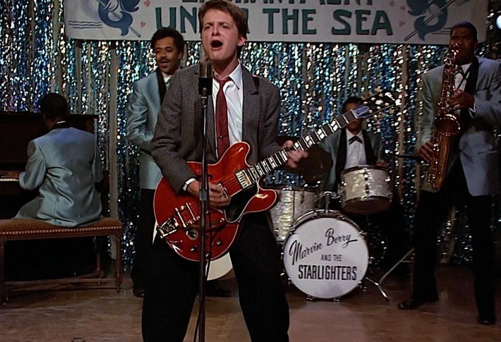 Ritorno al Futuro, è scomparsa la leggendaria chitarra di Marty McFly. Gibson lancia una ricerca globale. Guarda il video