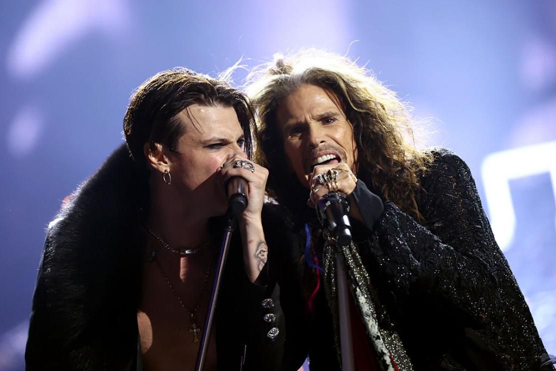 Yungblud ha raccontato come è nata la collaborazione con gli Aerosmith: "Ho ricevuto una mail da Joe Perry"