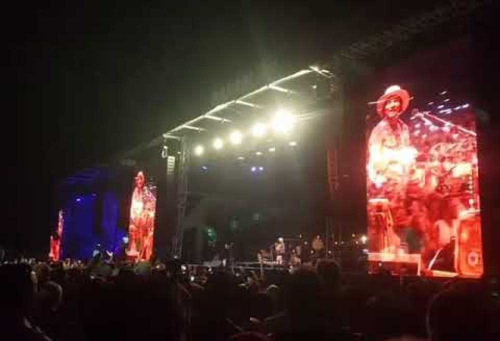 Eddie Vedder ha cantato Happy Birthday per Bruce Springsteen. Guarda il video