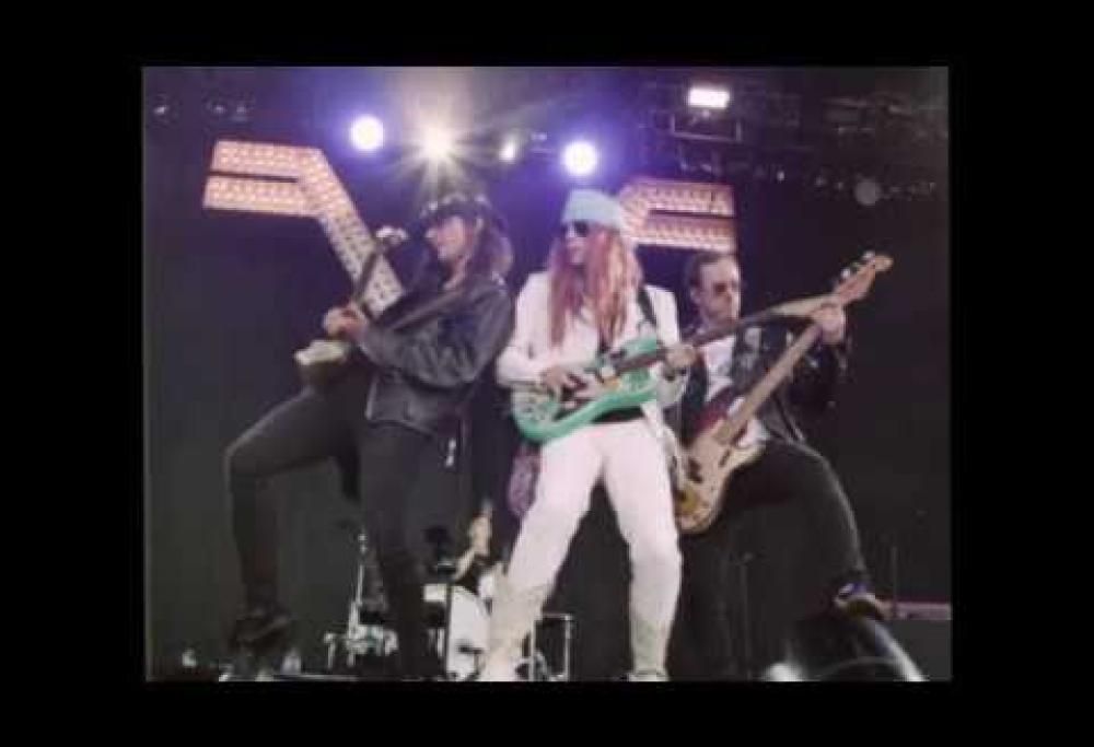 Weezer: omaggio ai Guns N’ Roses nel video di Feels Like Summer. Guardalo ora!
