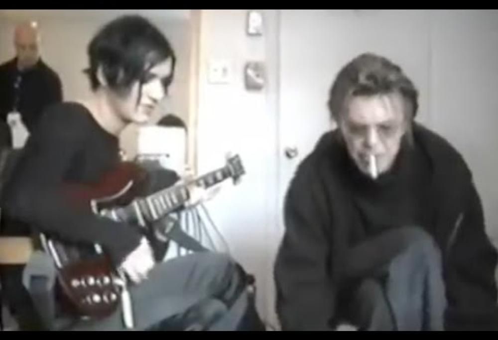 Placebo, Brian Molko: "l'indimenticabile pomeriggio nel backstage con David Bowie". Guarda il video