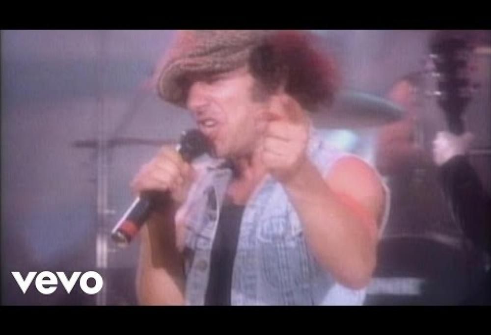 AC/DC - You Shook Me All Night Long (live)
