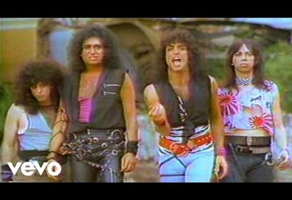 Kiss - Lick It Up