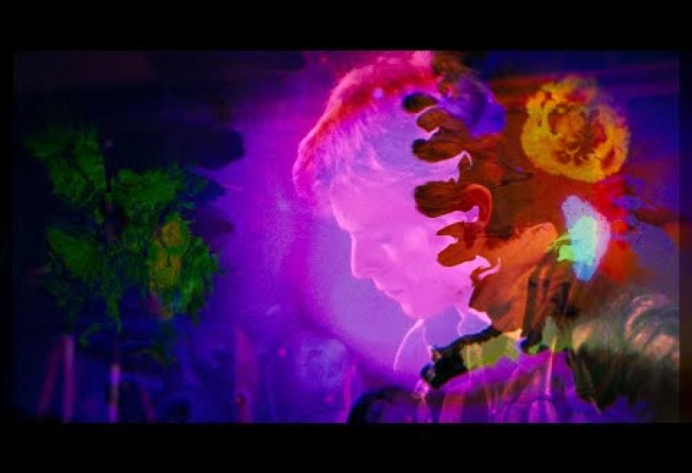 David Bowie: pubblicato il trailer di "Moonage Daydream", il docufilm ufficiale sulla vita del Duca Bianco. Guardalo qui