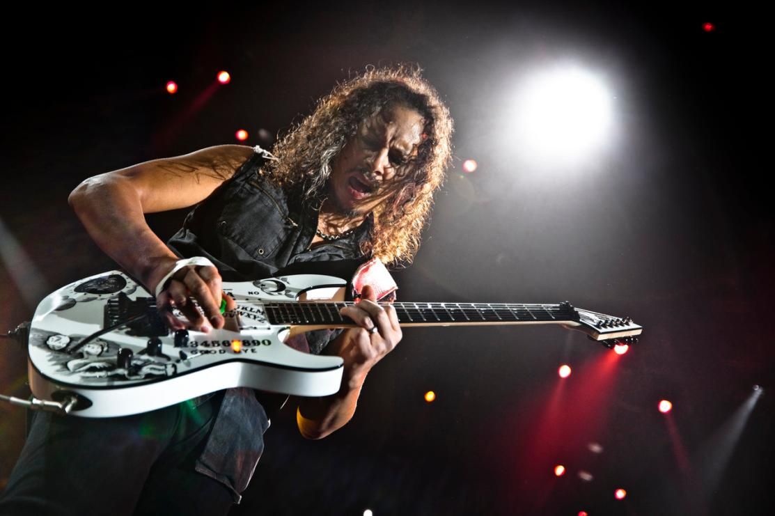 Metallica, Kirk Hammett rivela qual è il suo assolo preferito: "adoro suonarlo perché è dinamico, ed è perfetto così”