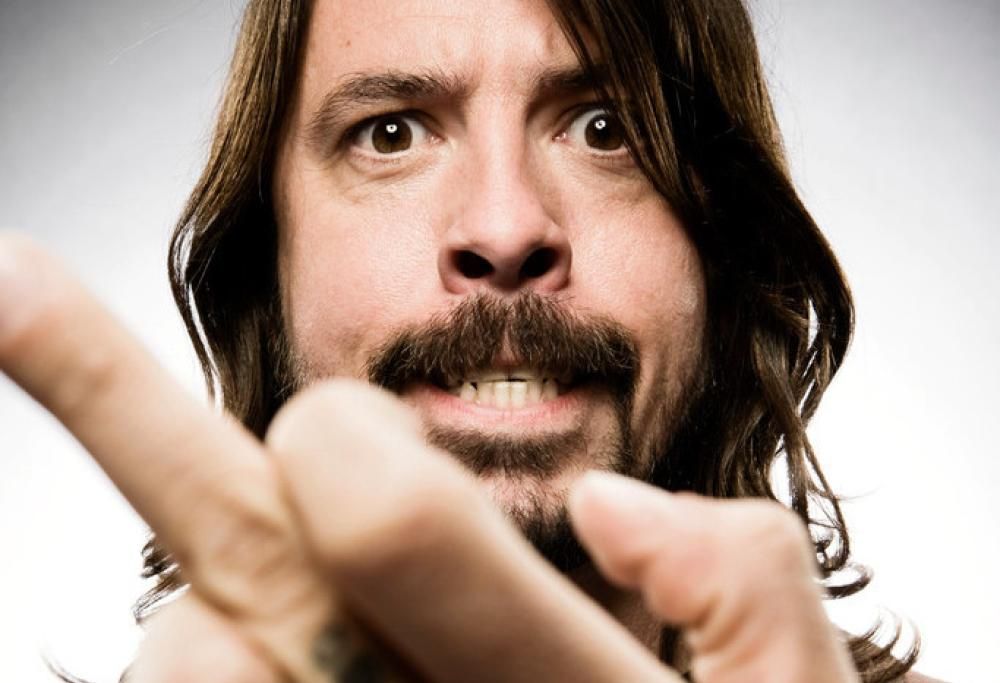Buon compleanno Dave Grohl! Guarda le foto più belle della storia del leader dei Foo Fighters