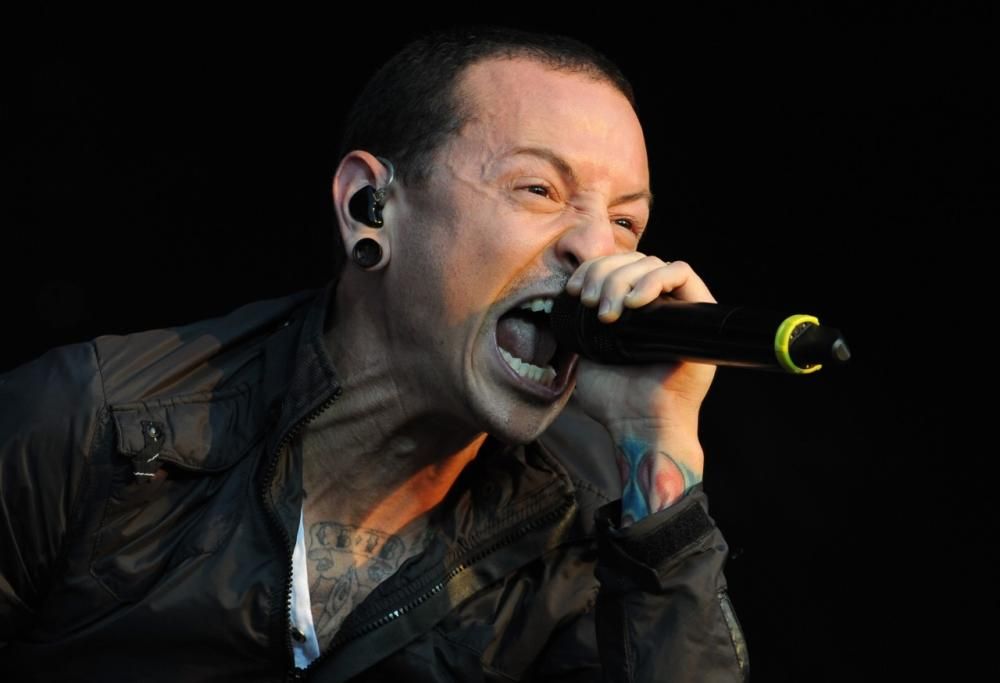 Buon compleanno Chester Bennington. Ci manchi!