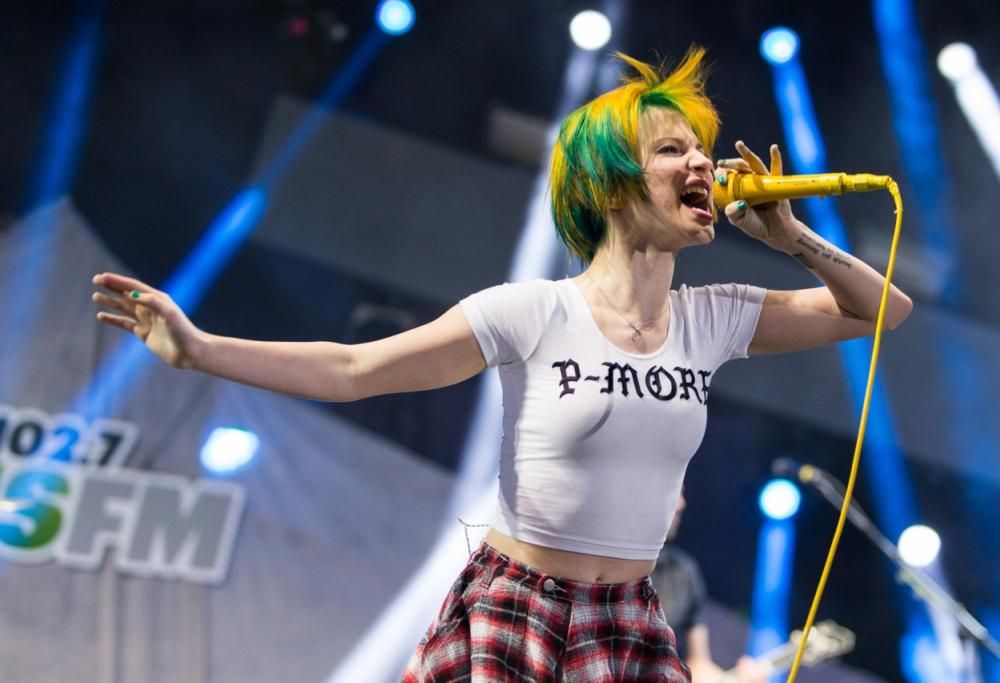 Paramore in concerto a Carson, California.