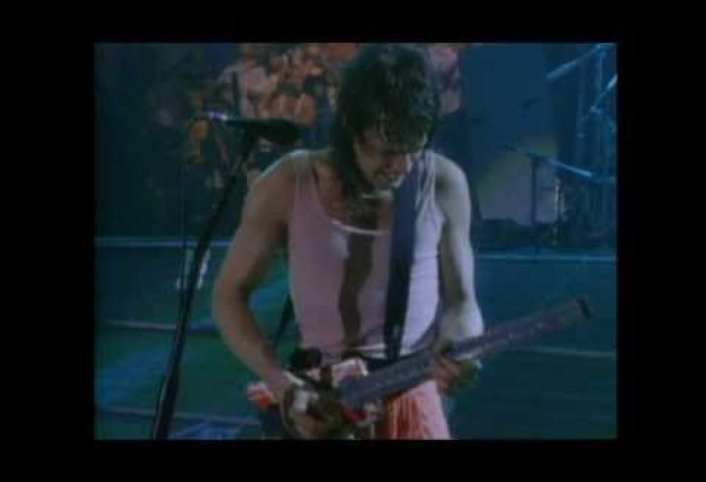 Van Halen - Ain't Talkin' 'bout Love