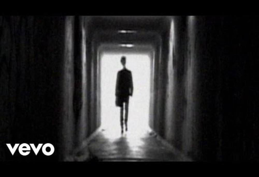 Black Rebel Motorcycle Club - Spread Your Love