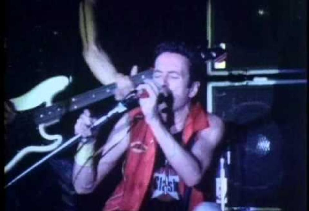 The Clash - This Is Radio Clash