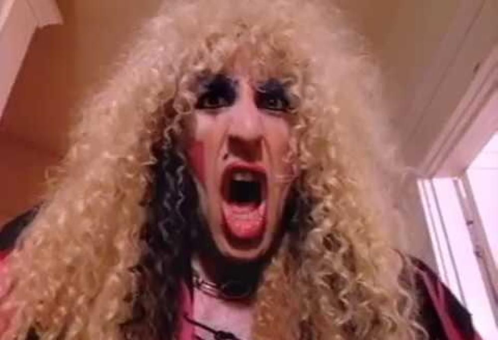 Dee Snider approva che il popolo ucraino usi 'We're Not Gonna Take It' come inno contro l'invasione russa