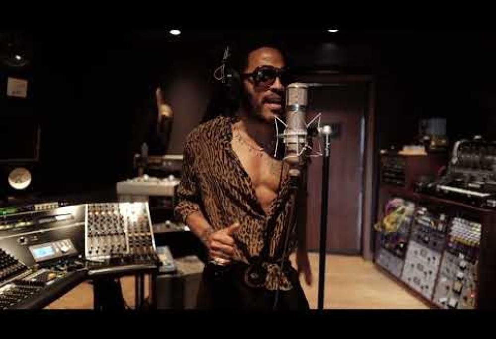 Lenny Kravitz ha pubblicato la sua versione di "How Long Have You Been Blind" in tributo a Harry Belafonte. Guarda il video