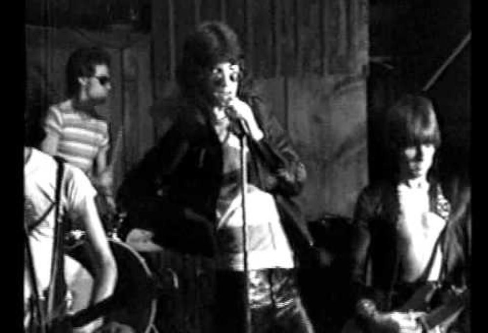 Ramones - Judy Is A Punk