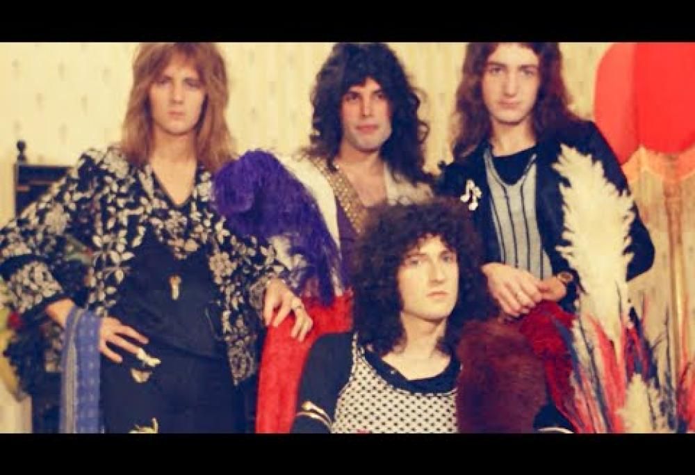 I Queen pubblicano la prima puntata della serie in streaming The Greatest dedicata alla storia della band. Guardala qui