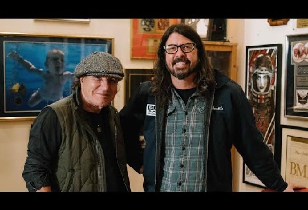 Brian Johnson degli AC/DC pubblica in streaming le sue trasmissioni TV. Guarda la puntata integrale con Dave Grohl