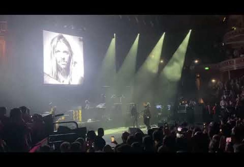 Liam Gallagher: guarda il video con il tributo a Taylor Hawkins con Live Forever