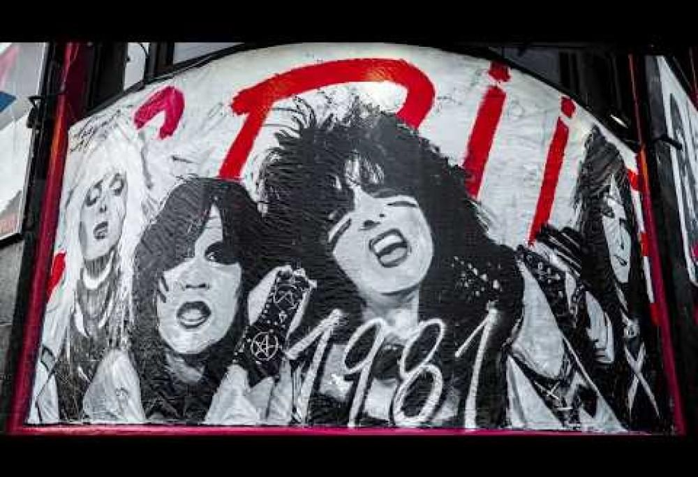 Mötley Crüe: il time lapse con la realizzazione del bellissimo murales al Whisky a Go Go di Los Angeles! Guarda il video
