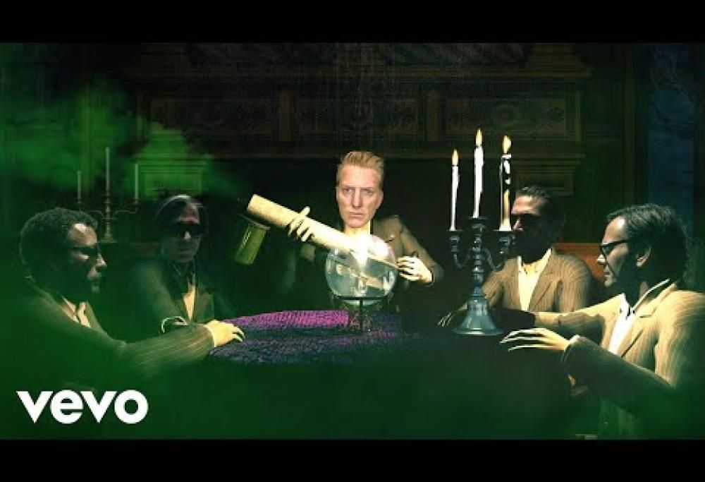 Queens Of The Stone Age - Head Like a Haunted House