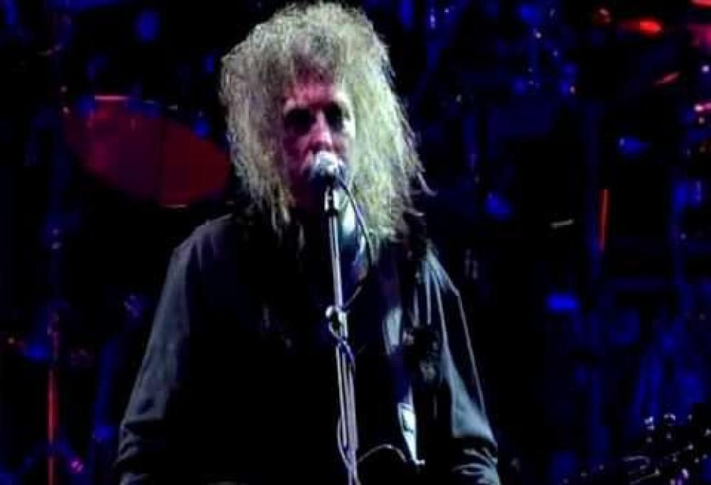 The Cure - Lovesong (live)