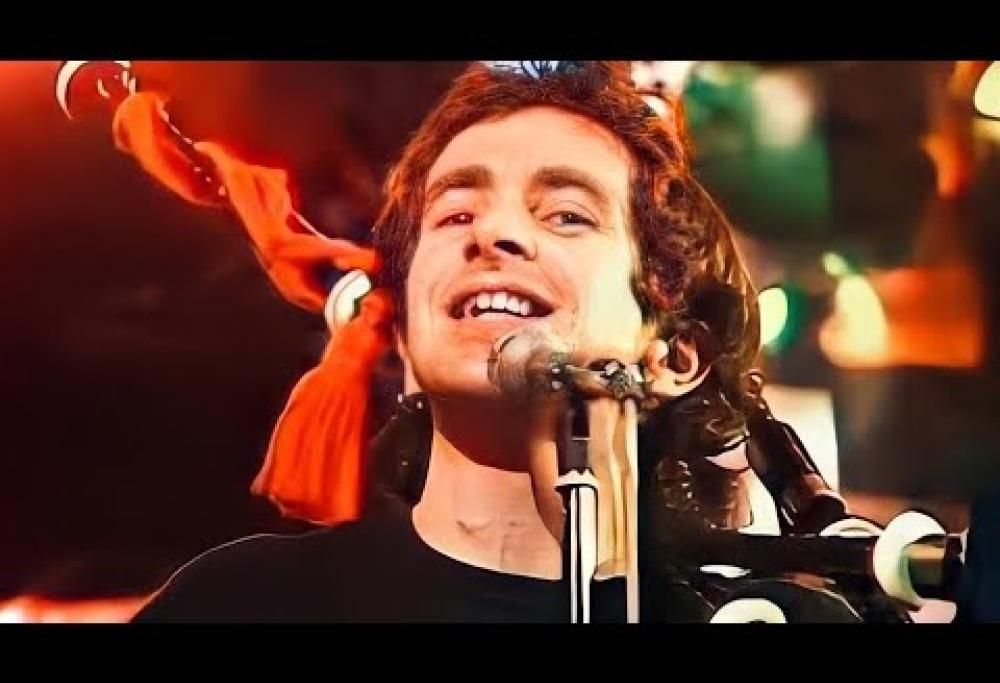 AC/DC - It’s a Long Way To The Top (If You Wanna Rock ‘n’ Roll)