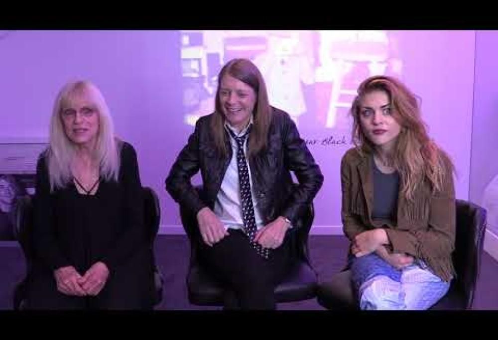 La mamma di Kurt Cobain, assieme alla nipote Frances Bean, racconta la prima volta che ascoltò “Smells Like Teen Spirit”