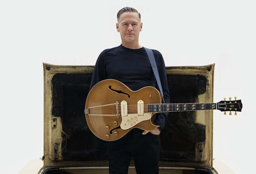 Bryan Adams pubblica il nuovo singolo Kick Ass con John Cleese dei Monty Python: "Non c'è abbastanza rock nel mondo... punto!"