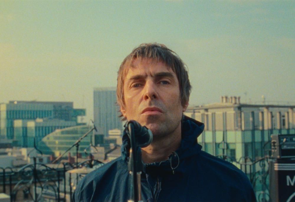 Liam Gallagher, pubblicato il nuovo singolo Better Days. Ascoltalo qui e guarda il video registrato sui tetti di Manchester