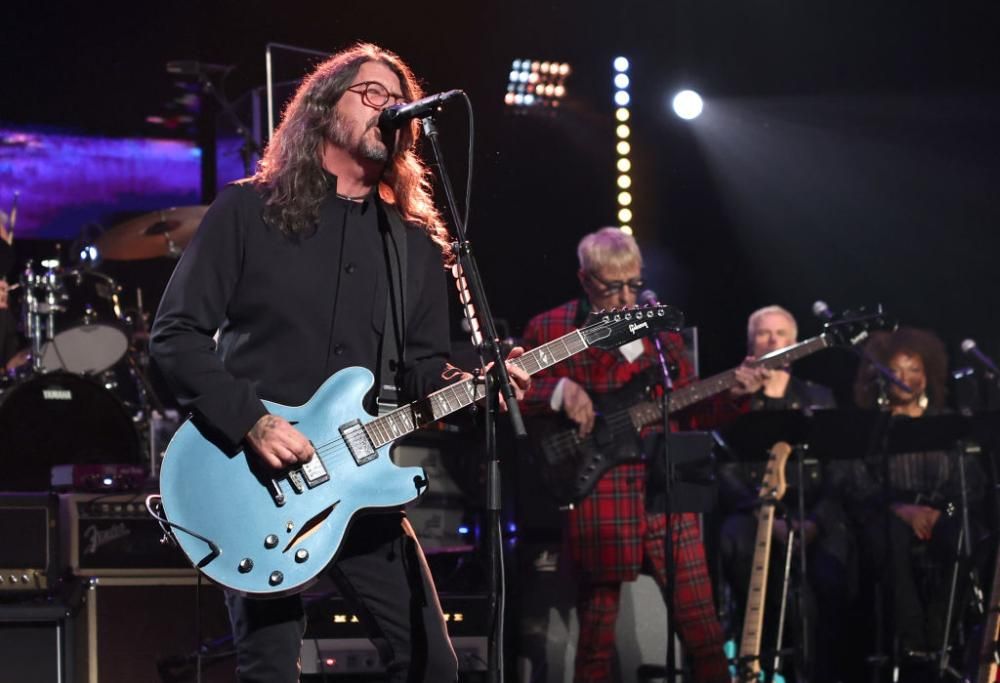 Love Rocks NYC: le foto dell’evento di beneficenza con Dave Grohl, The Black Keys, Tom Morello, Don Felder…