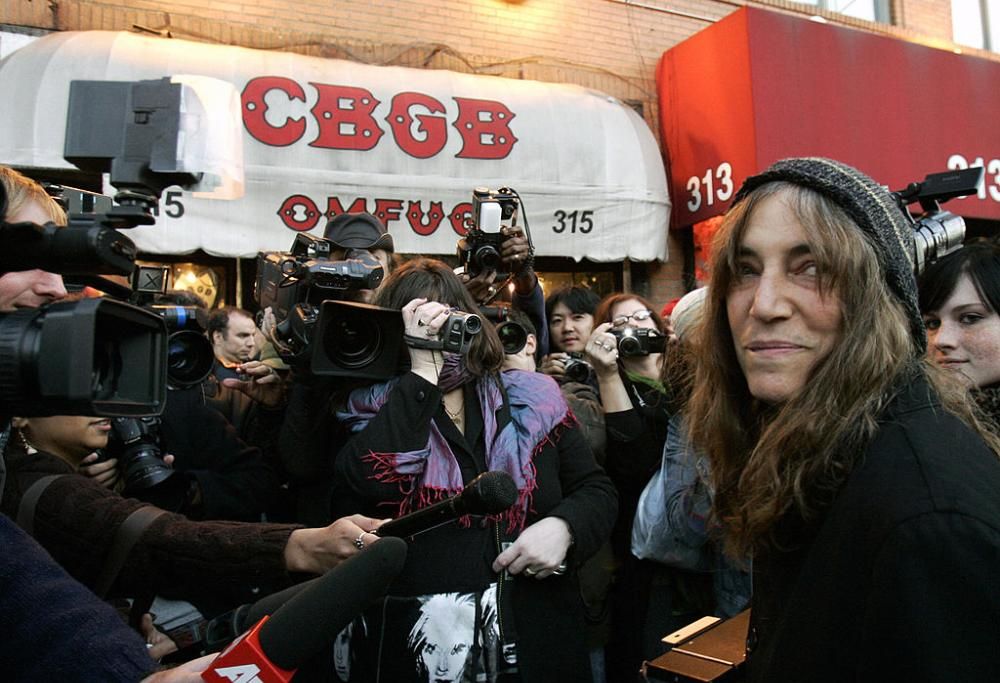 15 ottobre 2006: a New York con un concerto di Patti Smith chiude per sempre il leggendario CBGB. Guarda le foto di quella sera