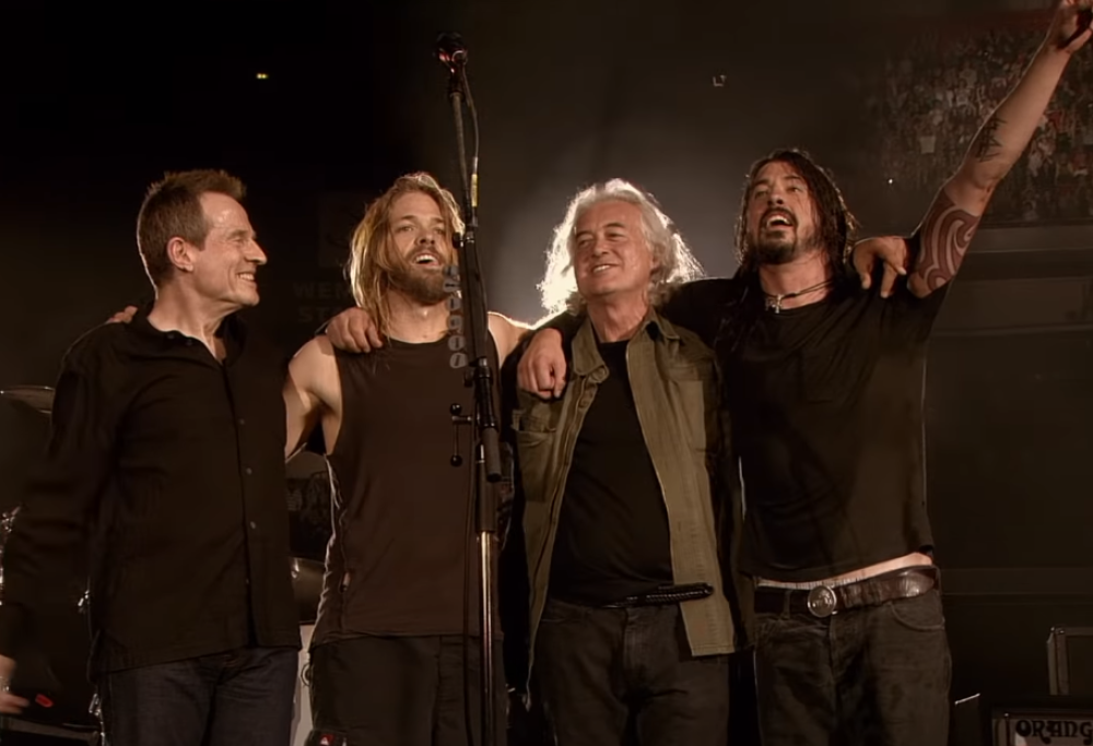 Coronavirus, i Foo Fighters trasmettono in streaming il Live At Wembley con Jimmy Page e John Paul Jones