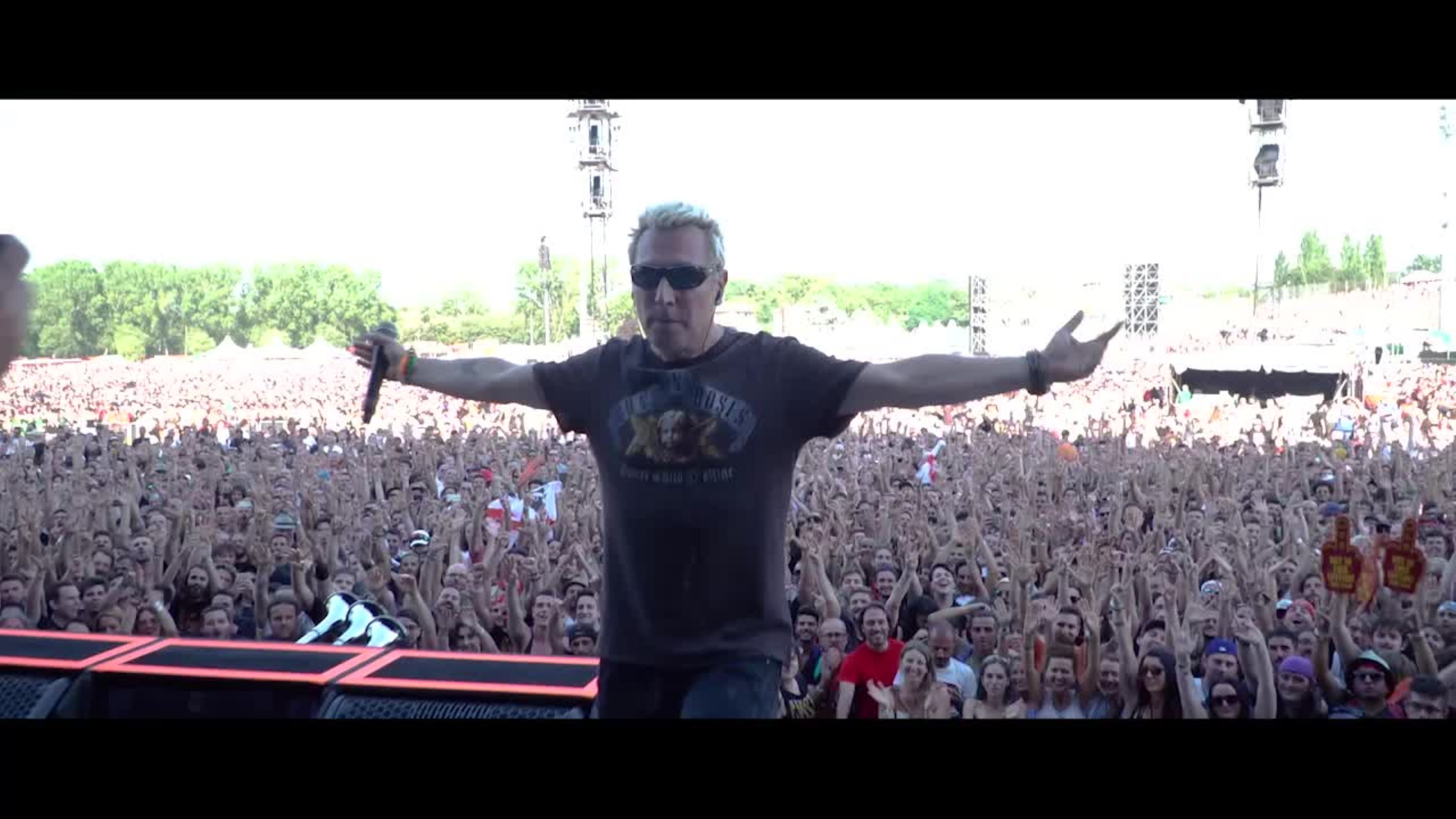 Guns N'Roses: guarda il video del fenomenale dj set di Virgin Radio prima del concerto